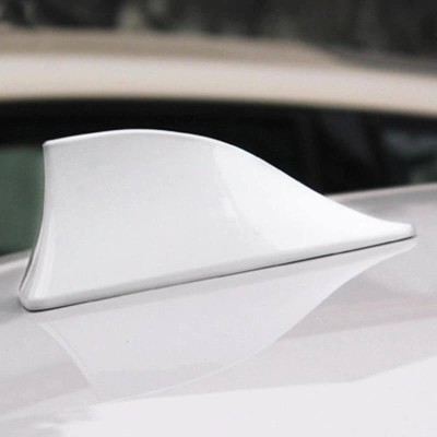 Κεραία καρχαρίας σε λευκό χρώμα