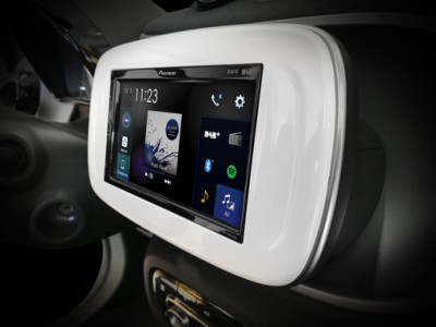 Multimedia 2-DIN Receiver (white version)